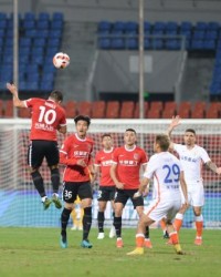 开云-蜀道难！泰山在福地丢掉关键三分 伤病让卫冕更难？