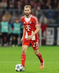 开云体育网址-德媒：莱默尔与拜仁谈判1300-1400万欧年薪；他带伤出战多特