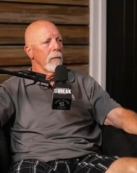 前湖人队训练师揭露奥尼尔恶作剧：被迫查看其用过的厕纸并遭投掷