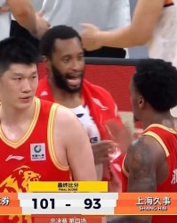 上海男篮不敌广厦，两大隐患明显，球员评分：胡金秋9.6王哲林7.2