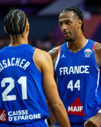 开云-欧锦赛遭遇伤病侵袭：快船与奇才球星接连退赛，铁血战士两度受伤仍坚守赛场