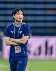 开云体育在线-邓卓翔执教初期遇瓶颈，球队需保持耐心助其成长